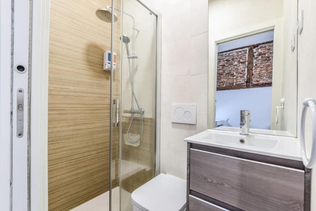 Unique Flat La Latina * Billiard & Darts Apartment Madrid Bagian luar foto