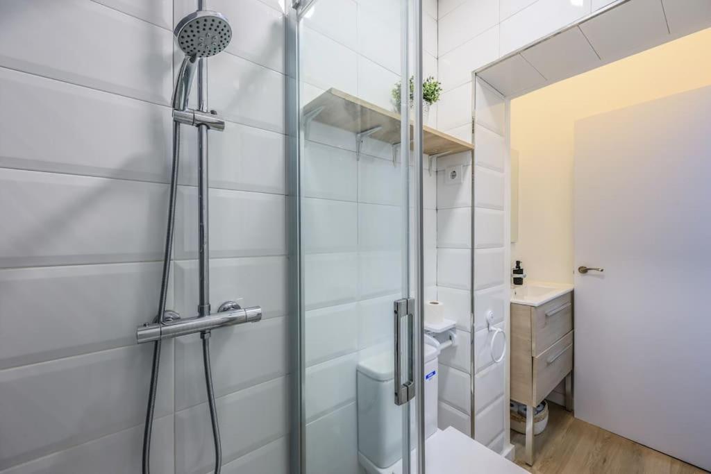 Unique Flat La Latina * Billiard & Darts Apartment Madrid Bagian luar foto