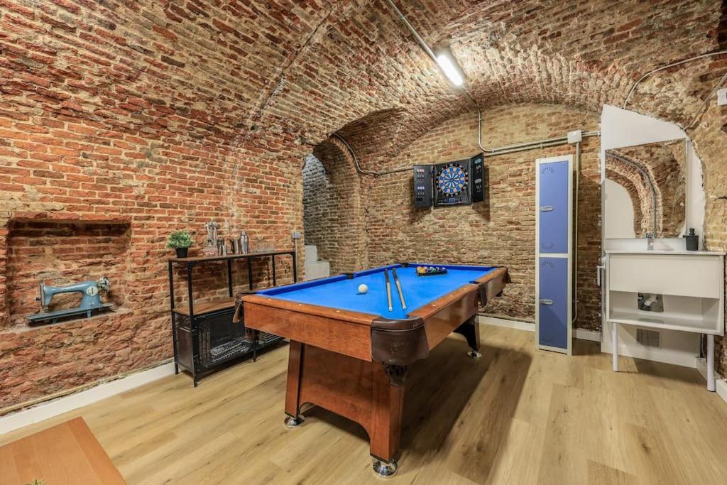 Unique Flat La Latina * Billiard & Darts Apartment Madrid Bagian luar foto