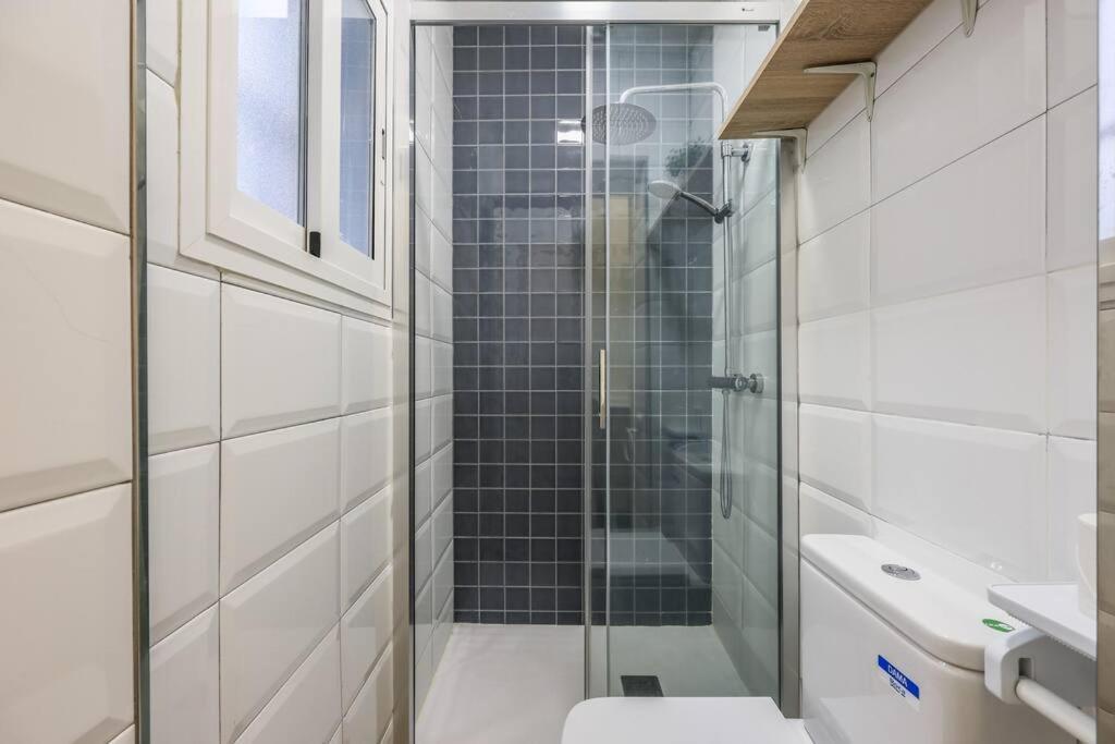 Unique Flat La Latina * Billiard & Darts Apartment Madrid Bagian luar foto