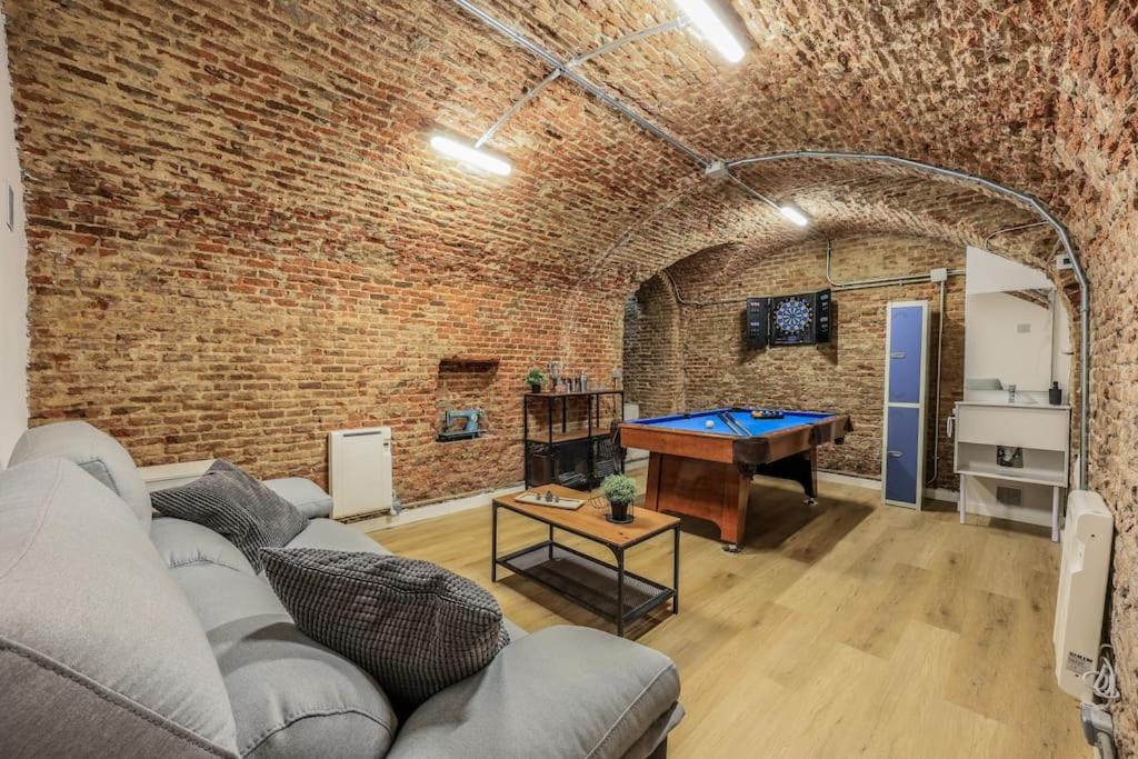 Unique Flat La Latina * Billiard & Darts Apartment Madrid Bagian luar foto