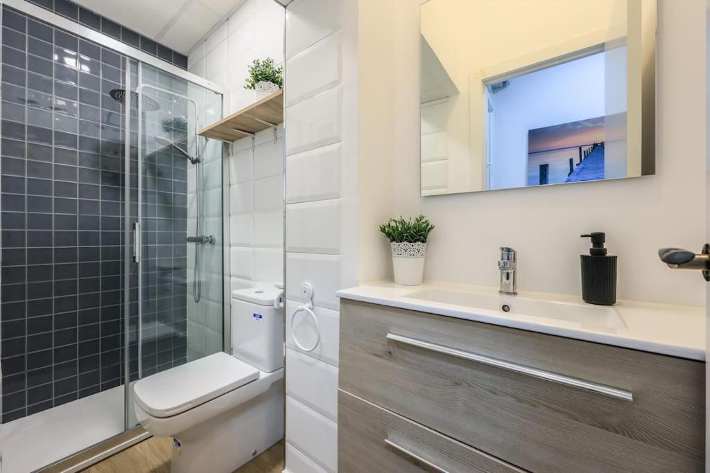 Unique Flat La Latina * Billiard & Darts Apartment Madrid Bagian luar foto