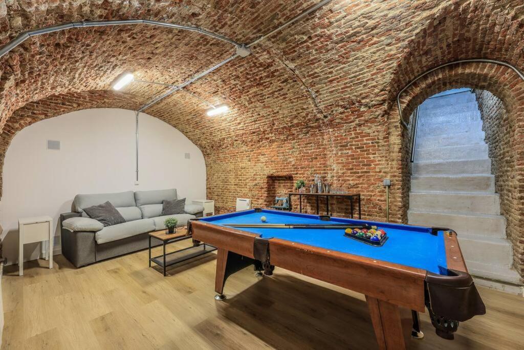 Unique Flat La Latina * Billiard & Darts Apartment Madrid Bagian luar foto