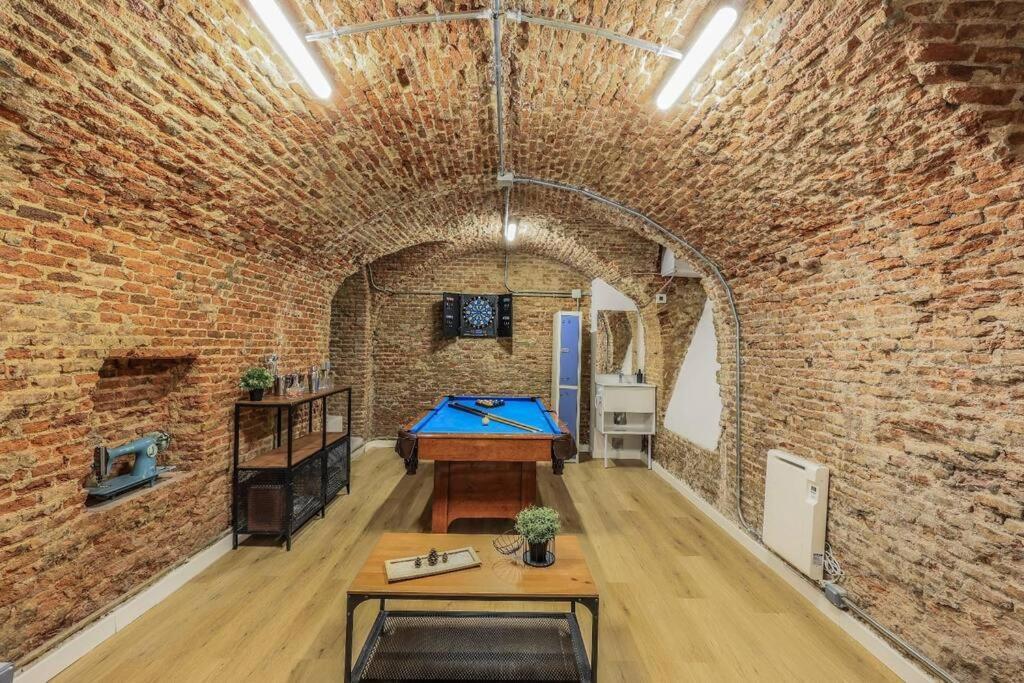 Unique Flat La Latina * Billiard & Darts Apartment Madrid Bagian luar foto
